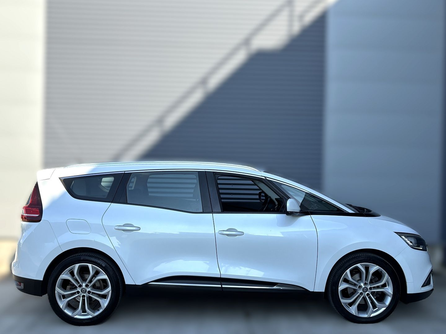 RENAULT GRAND SCENIC IV - Image 2