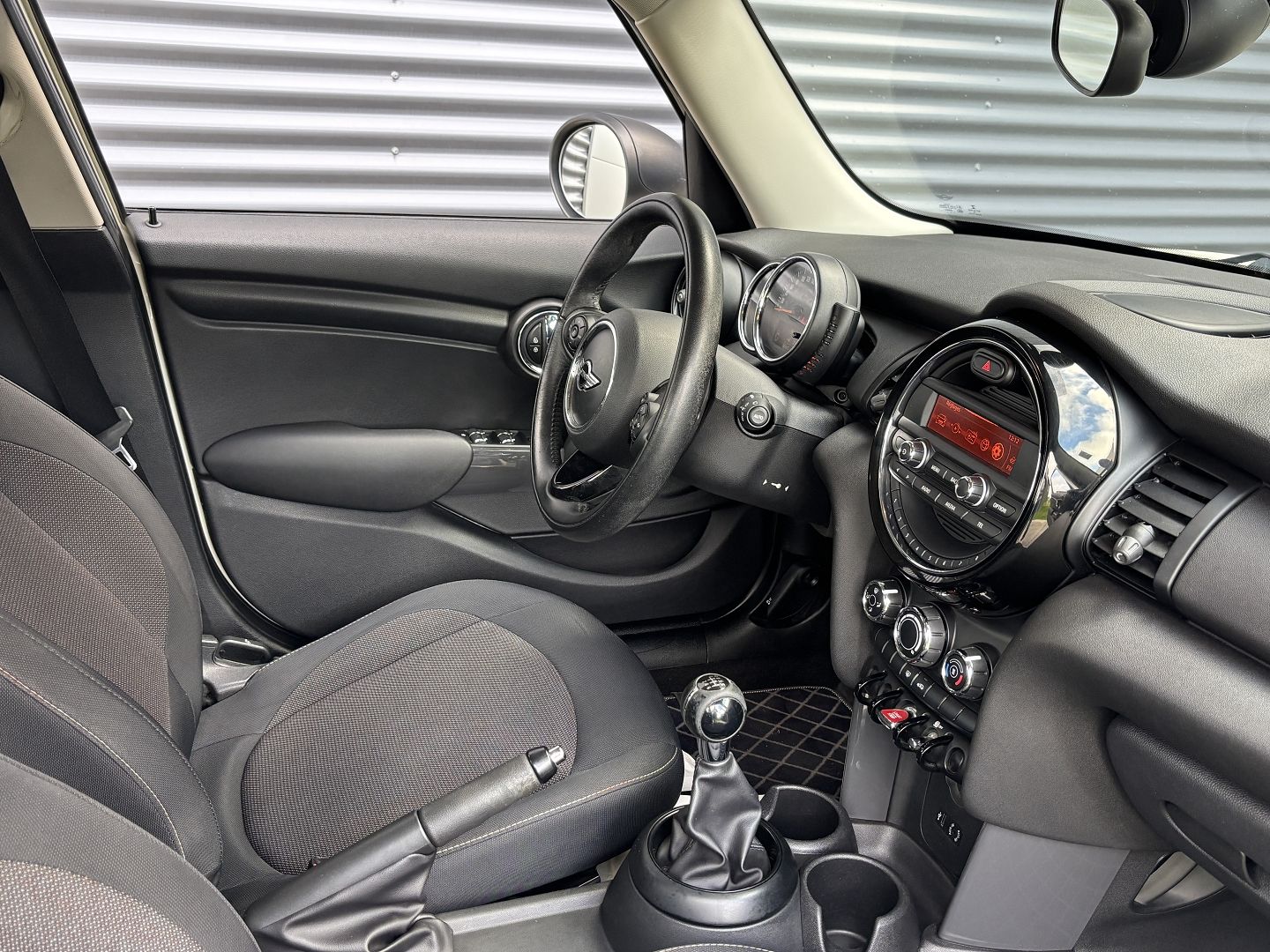 MINI MINI 5 PORTES - Image 7