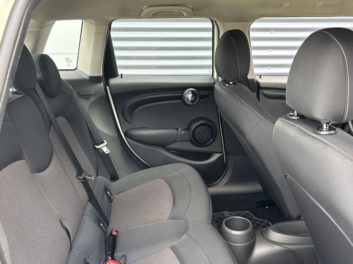 MINI MINI 5 PORTES - Image 8