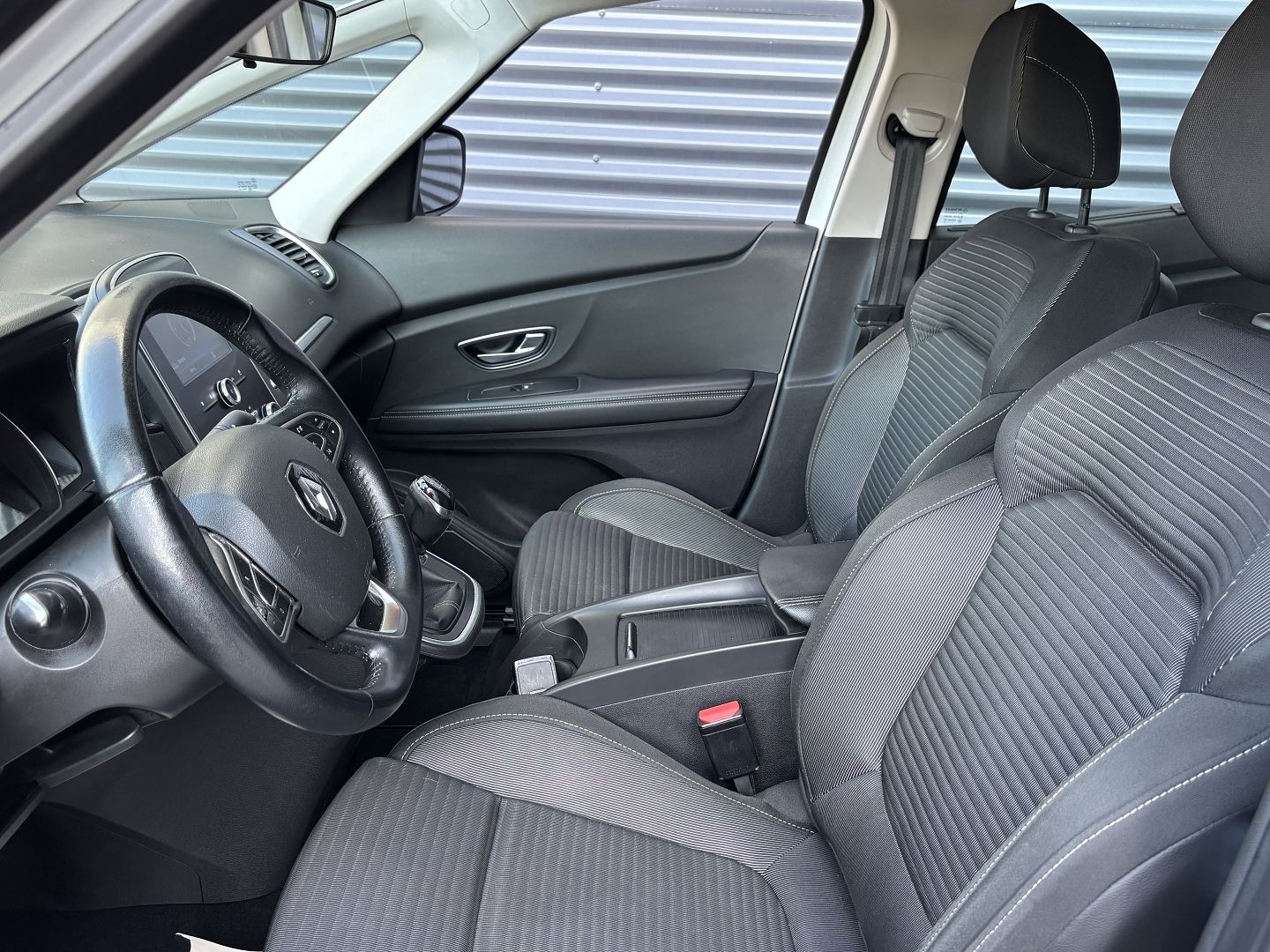 RENAULT GRAND SCENIC IV - Image 9