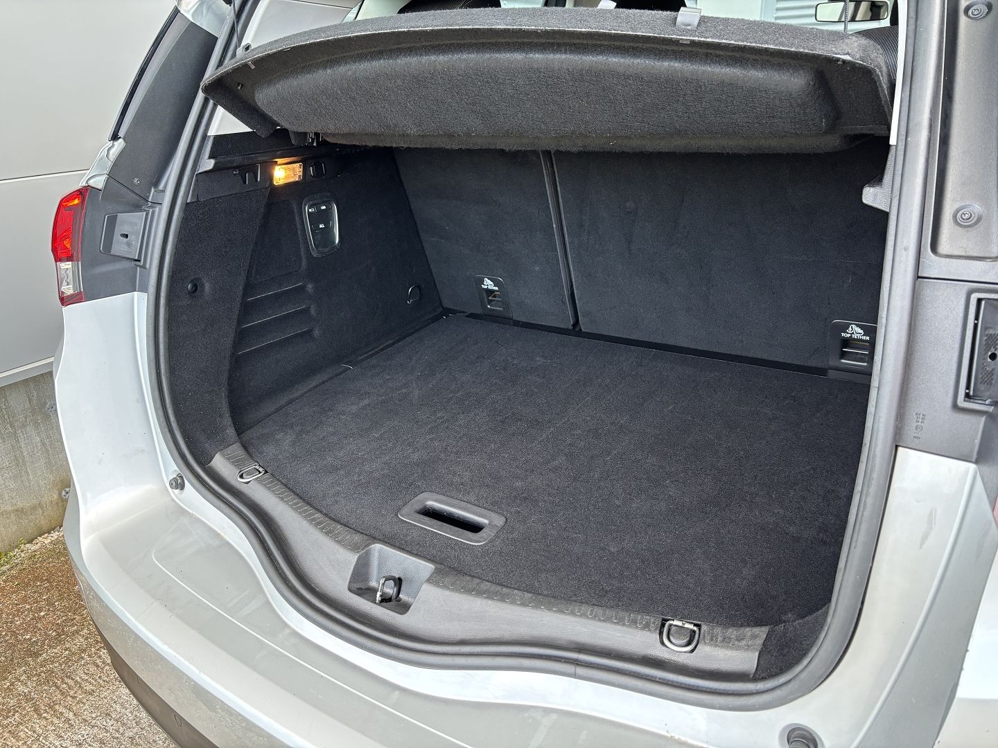 RENAULT SCENIC IV - Image 9