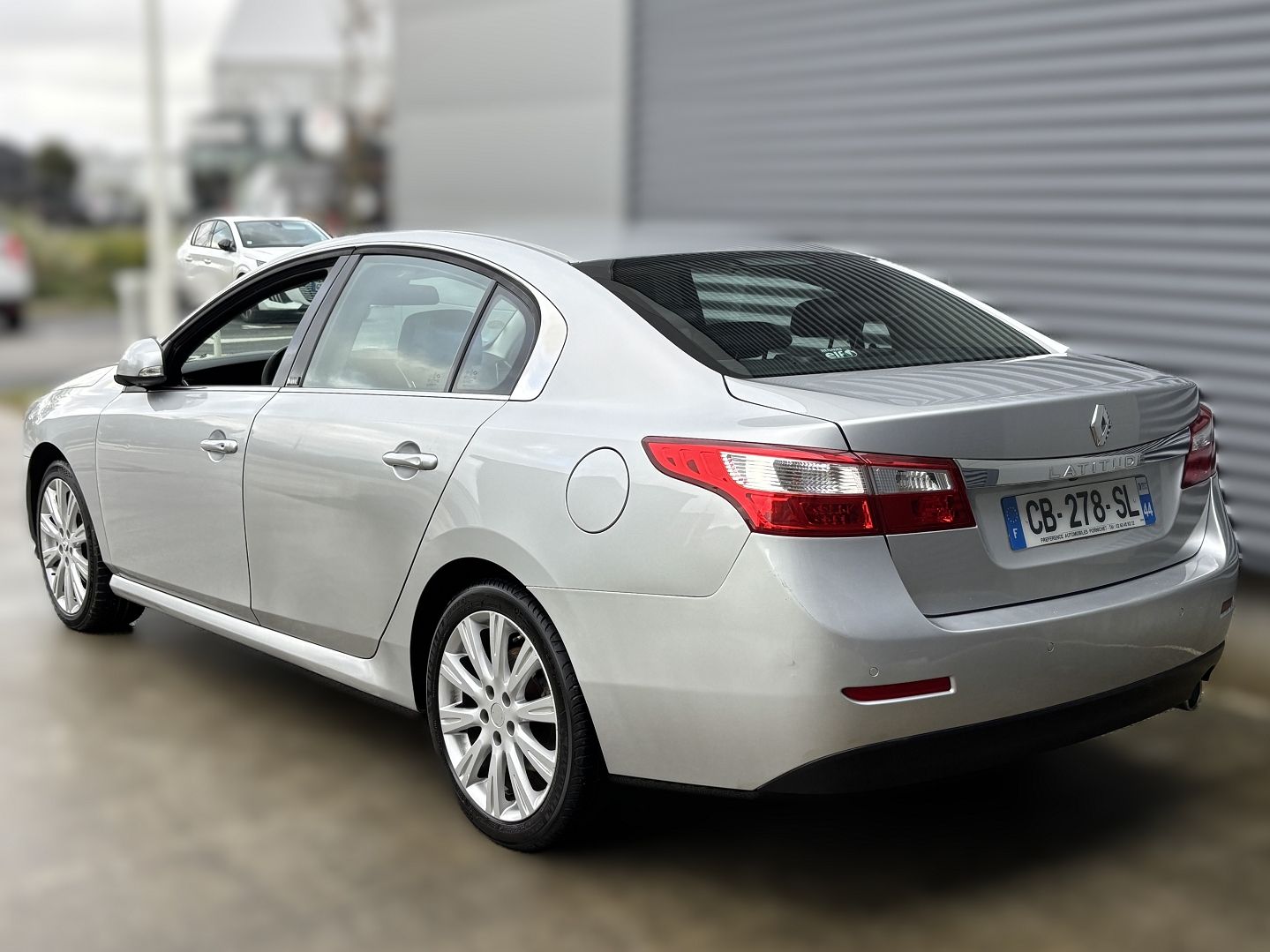 RENAULT LATITUDE - Image 3