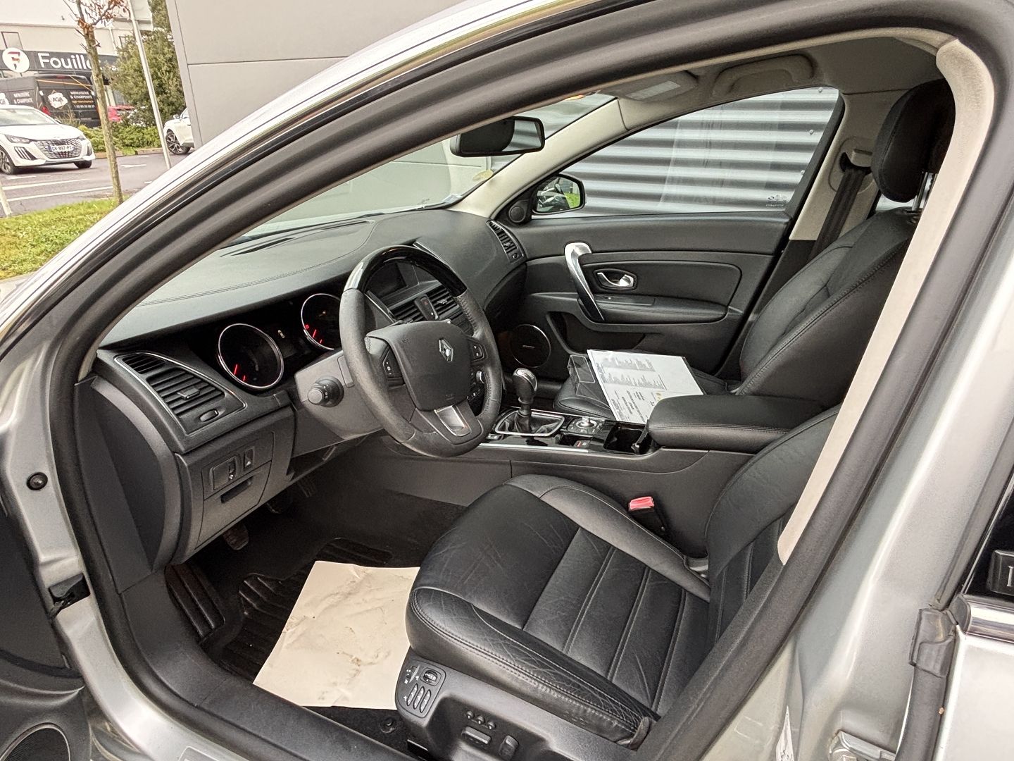 RENAULT LATITUDE - Image 4