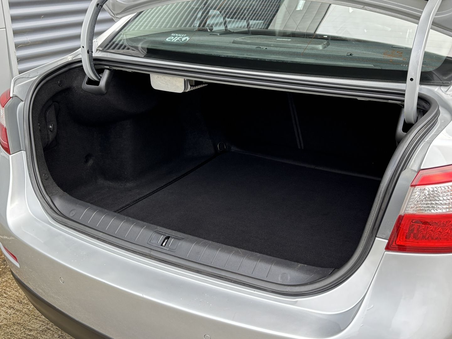 RENAULT LATITUDE - Image 7