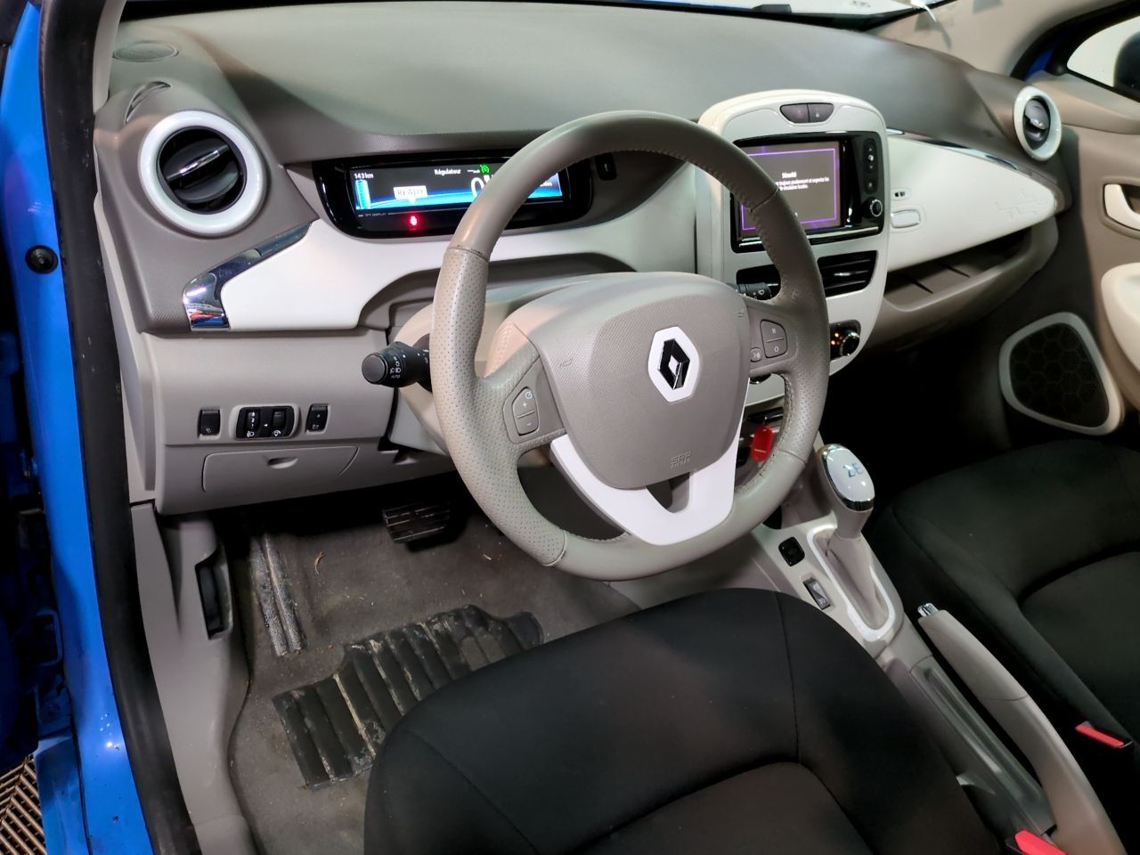 RENAULT ZOE - Image 7