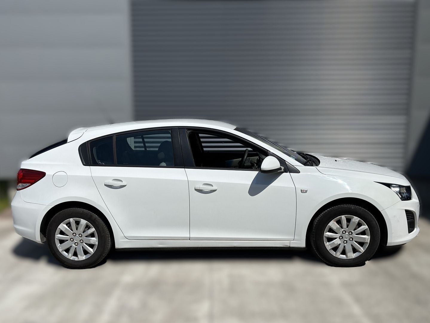 CHEVROLET CRUZE - Image 2