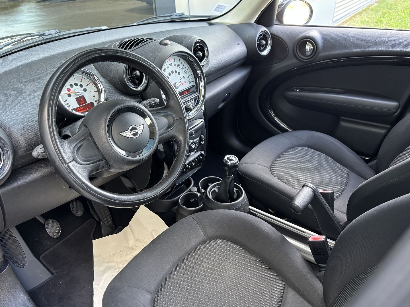 MINI COUNTRYMAN - Image 8