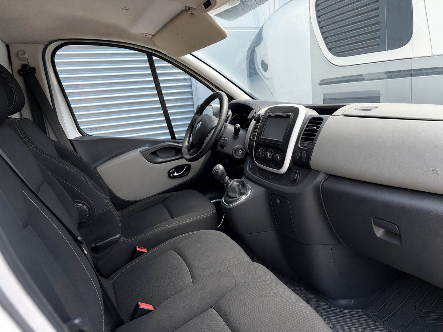 RENAULT TRAFIC III FG - Image 2