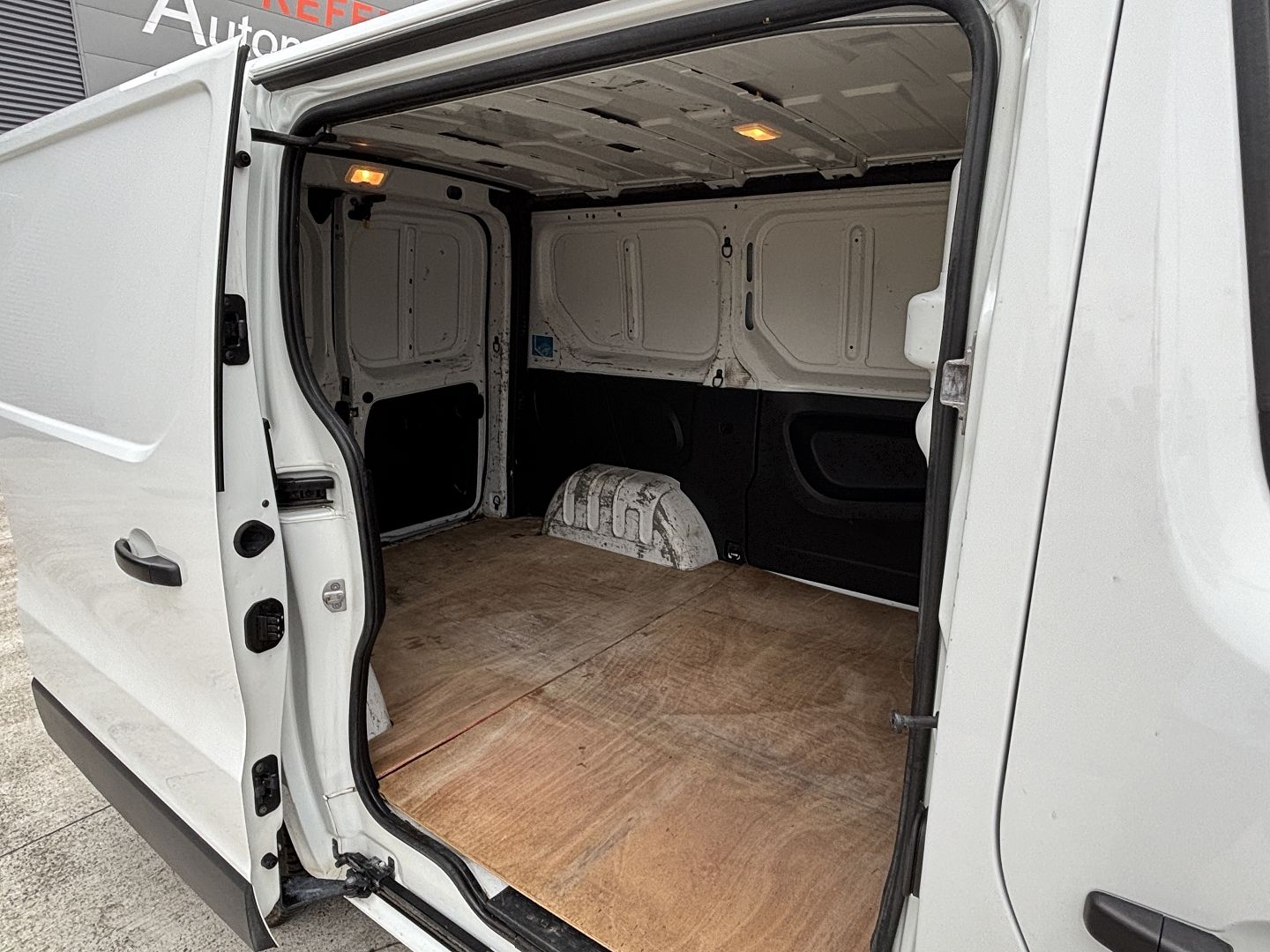 RENAULT TRAFIC III FG - Image 8
