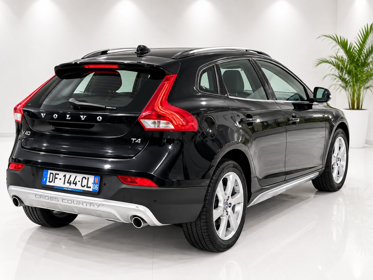 VOLVO V40 CROSS COUNTRY - Image 3