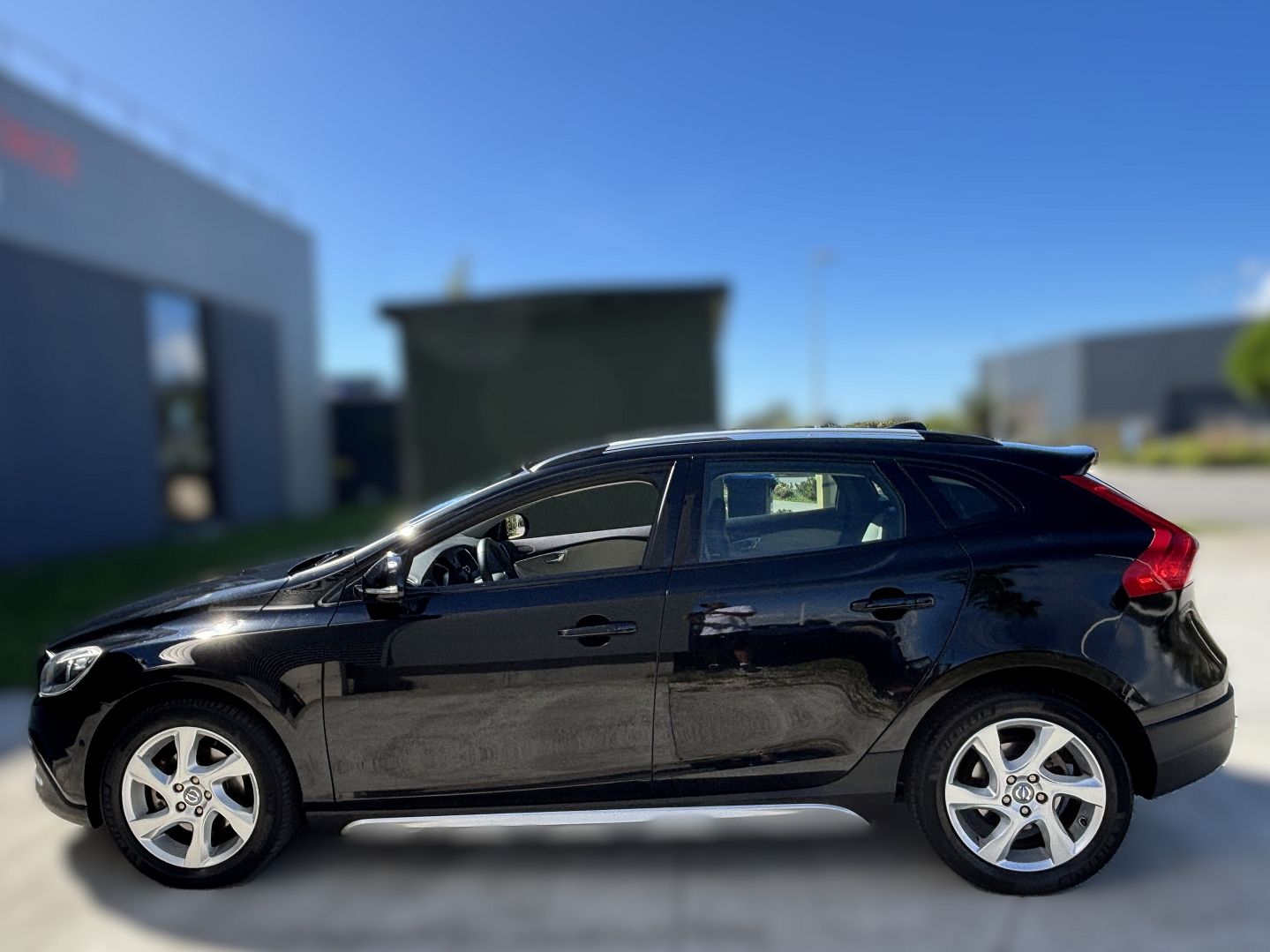 VOLVO V40 CROSS COUNTRY - Image 5
