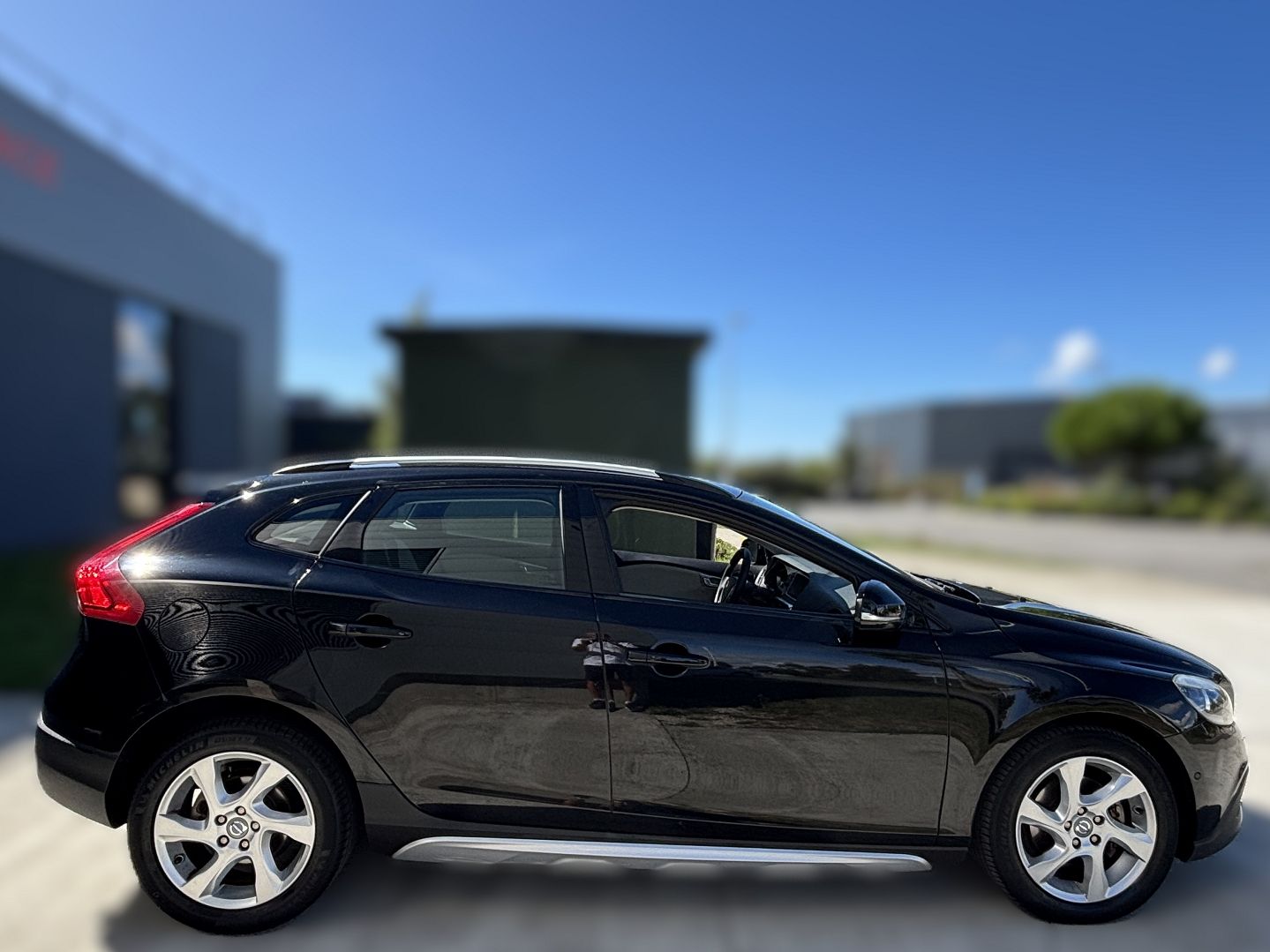 VOLVO V40 CROSS COUNTRY - Image 6
