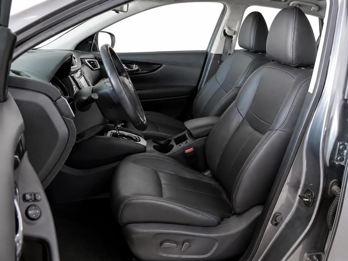 NISSAN QASHQAI - Image 4