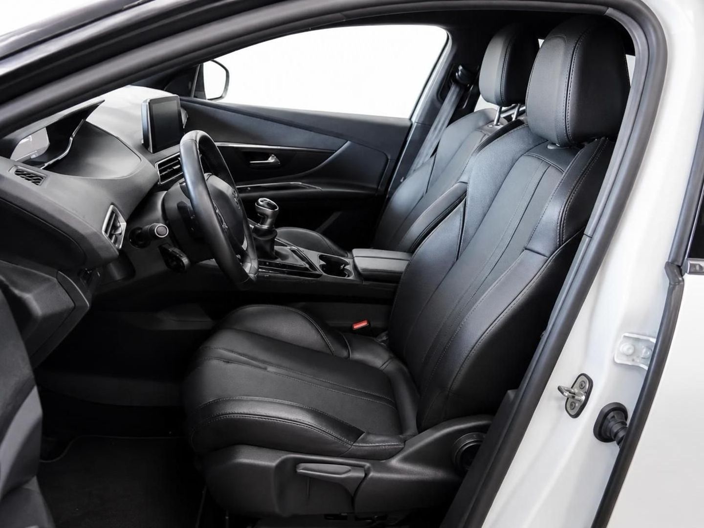 PEUGEOT 3008 - Image 3