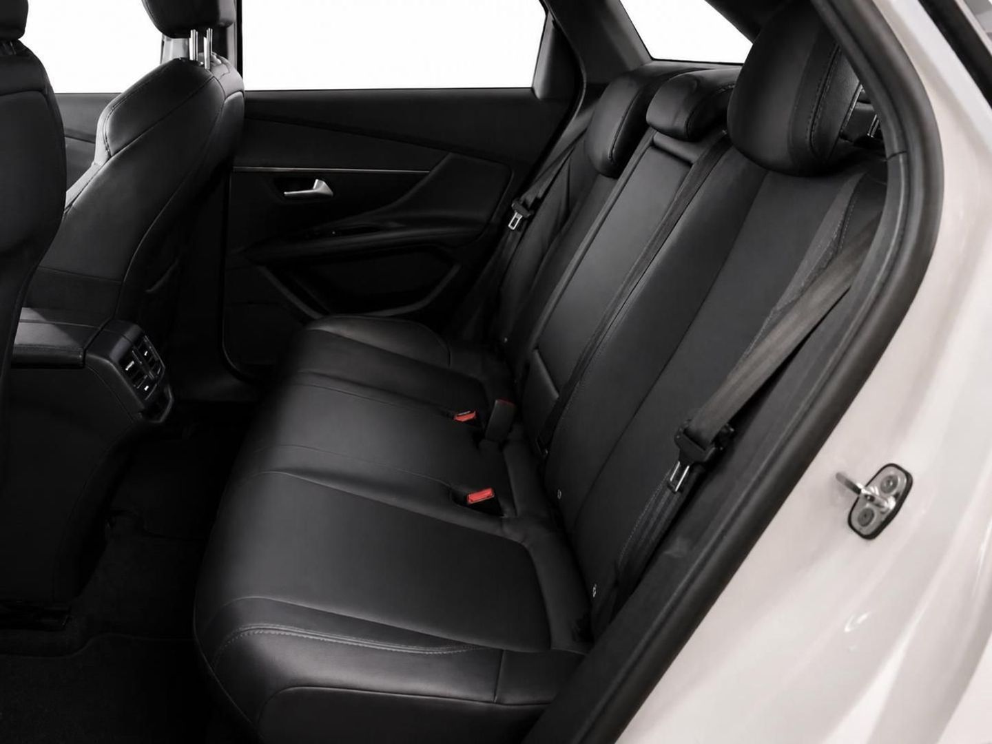 PEUGEOT 3008 - Image 4