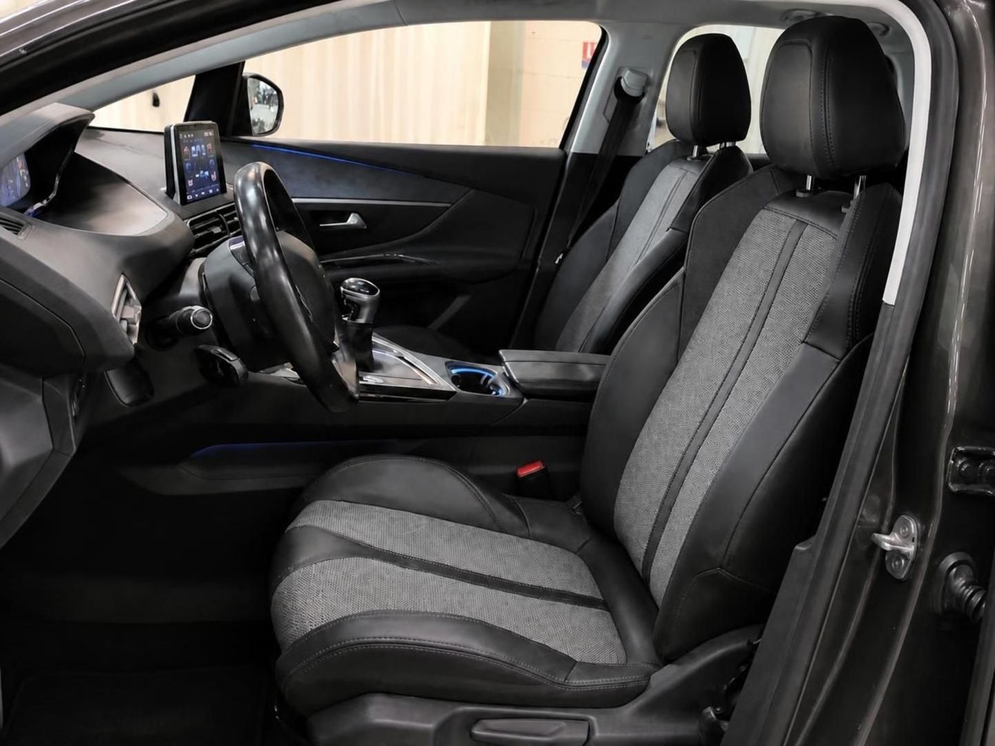PEUGEOT 3008 - Image 6