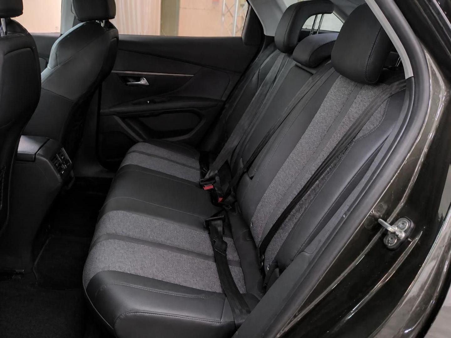 PEUGEOT 3008 - Image 7